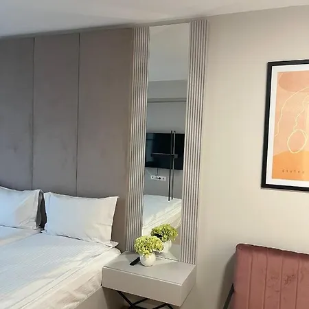 Amaliana By Florideiulie Brassó